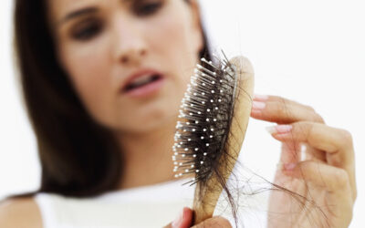 Evita la caída del pelo este otoño con los consejos naturales de COFENAT